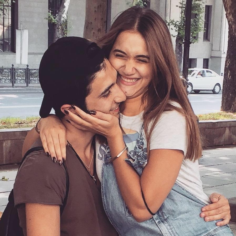 "მიშველეთ, რა გავაკეთო, როგორ ვიცხოვრო, ხალხო!" - ლიზა ყენიას მეგობარი ბიჭი გარდაცვლილი იპოვეს mshoblebi