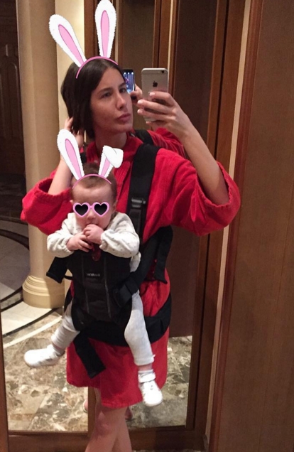 ქეთა თოფურიამ 8 თვის ქალიშვილს ყურები გაუხვრიტა (+ფოტო) mshoblebi