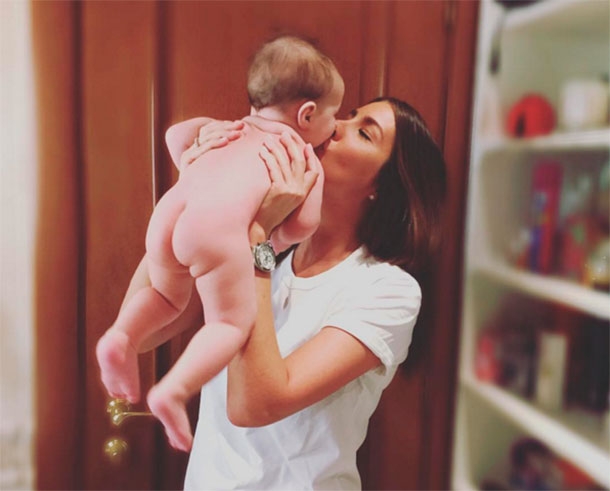 ქეთამ შვილის ბანაობის ფოტო გამოაქვეყნა, რომელსაც სკანდალი მოჰყვა mshoblebi