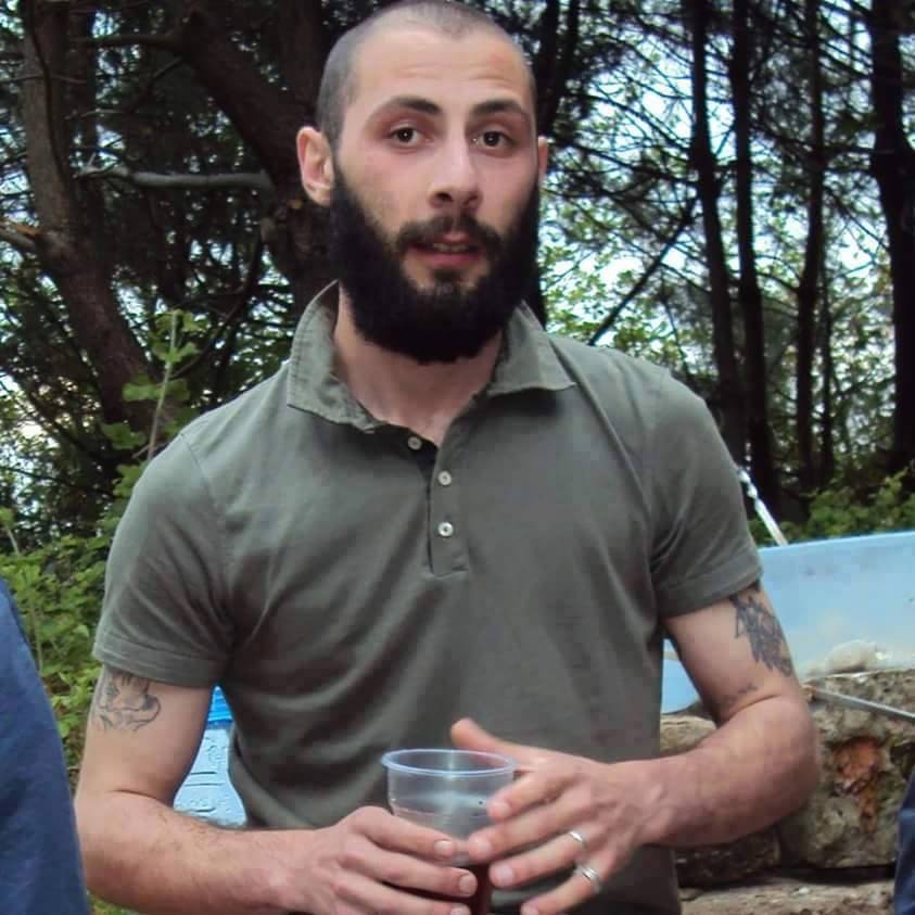 ბათუმელი ნიკა, რომელმაც 3 წლის უკრაინელი გოგონა გადაარჩინა და თავად გარდაიცვალა! mshoblebi