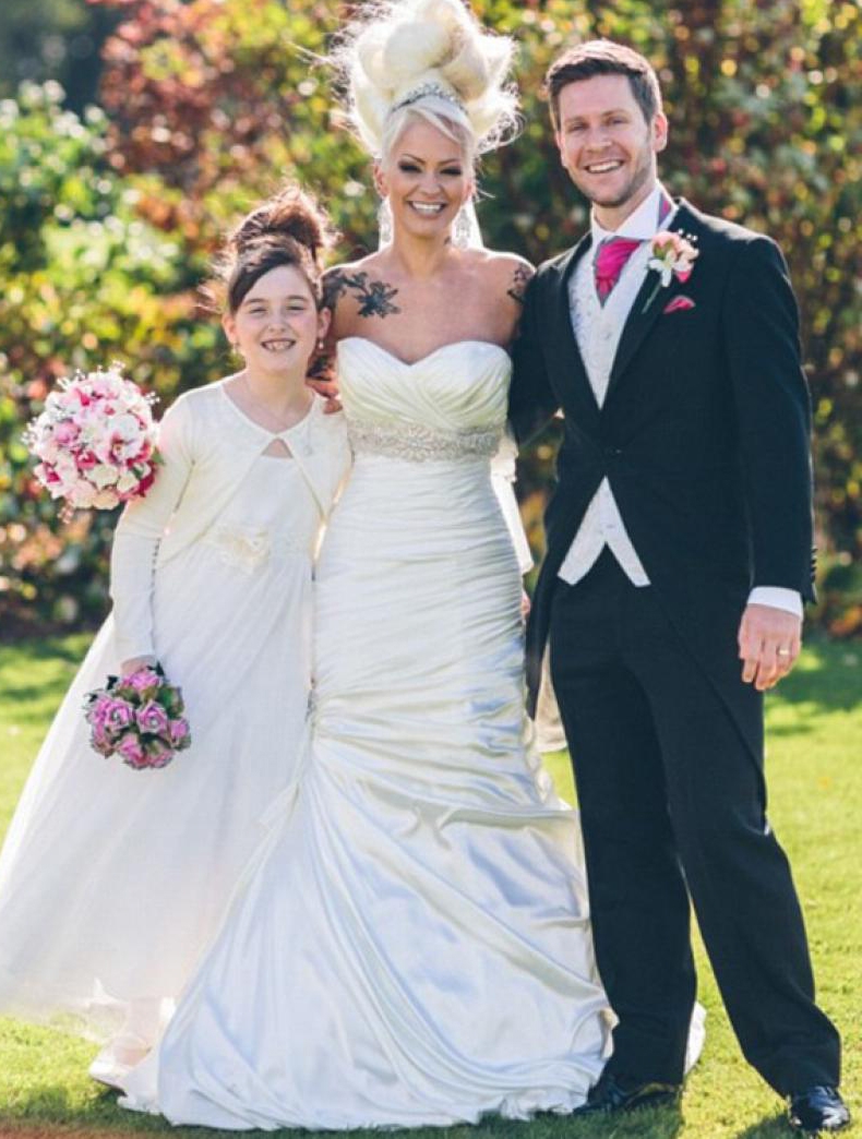 ქალმა 38 კილოგრამი დაიკლო, რომ ლამაზად გათხოვილიყო mshoblebi