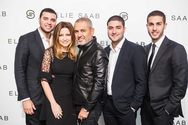 ელი სააბი - ყველაზე ცნობილი ლიბანელი დიზაინერის უცნობი ოჯახი და შვილები, რომლებმაც ინტერნეტსივრცე დაიპყრეს mshoblebi