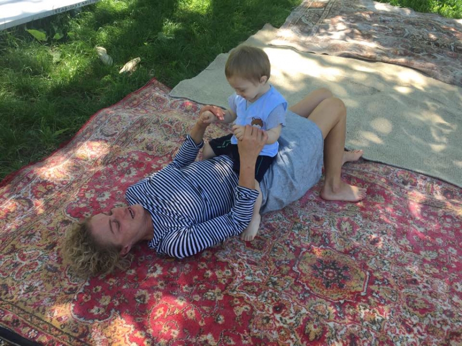 მაკა ჩიჩუა მესამე შვილს ელოდება - ვინ ეხმარება თემოს გაზრდაში პირველ ლედის mshoblebi