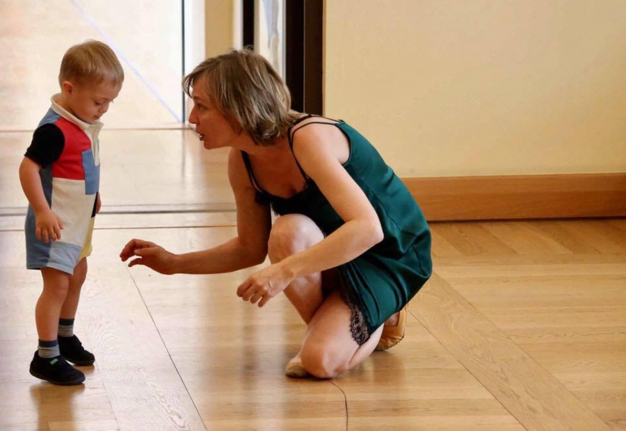 მაკა ჩიჩუა მესამე შვილს ელოდება - ვინ ეხმარება თემოს გაზრდაში პირველ ლედის mshoblebi