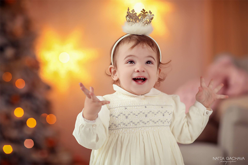 ანა მარგველაშვილისა და მისი ქალიშვილის  საახალწლო ფოტოსესია (+ვიდეო) mshoblebi