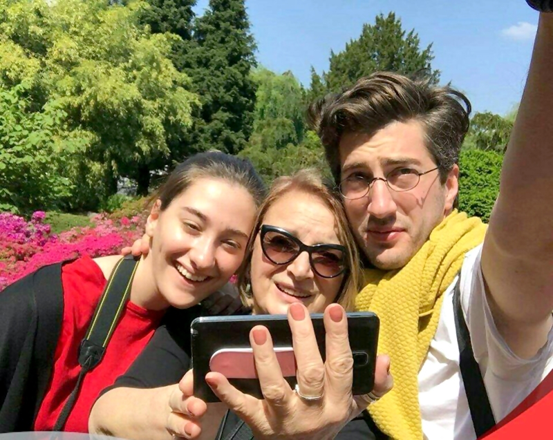 "ახლა, ეს რომ წაიკითხოს, დავიღუპები" - მაკა მახარაძე შვილებსა და შვილიშვილებზე mshoblebi