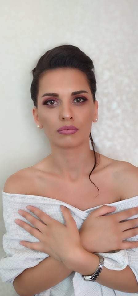 "არ დაიძინოთ მაკიაჟით - ეს კანის ნაადრევ დაბერებას და ბევრ სხვა პრობლემას იწვევს..." - ინტერვიუ გამოცდილ ვიზაჟისტთან და მისი რჩევები ქალებს mshoblebi