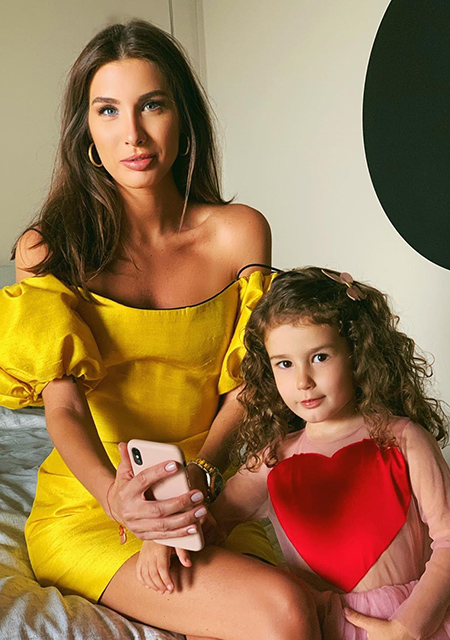 ქეთა თოფურია 34 წლის გახდა - ძველი ფოტოები და შვილის ემოციური მილოცვა mshoblebi