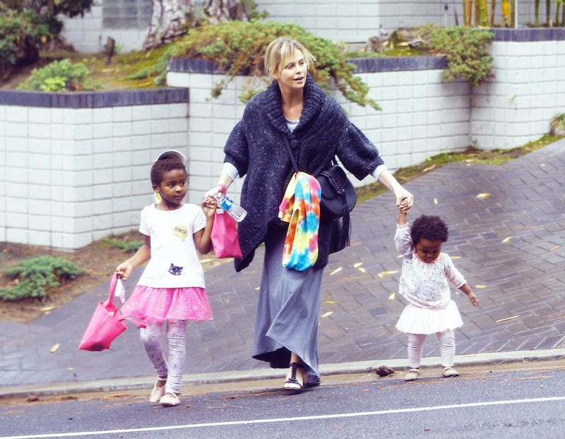 რატომ აცმევს მეგან ფოქსი სამივე ვაჟს გოგონებივით - ცნობილი მსახიობის განმარტება mshoblebi