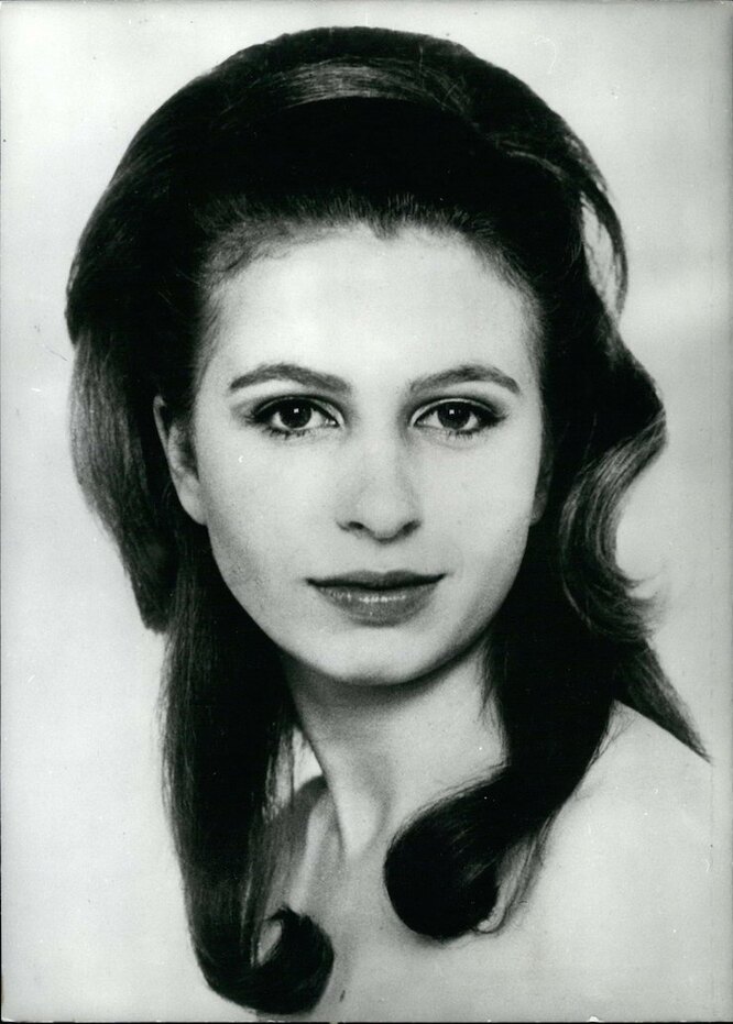 ბრიტანელი კატრინ დენევი - დედოფალ ელისაბედ II-ის ერთადერთი ქალიშვილის სკანდალური ცხოვრება mshoblebi