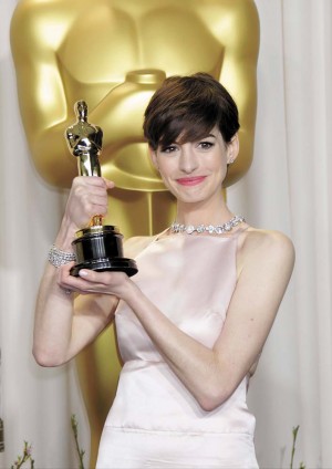 anen-hathaway-2-300x424-1681407339.jpg