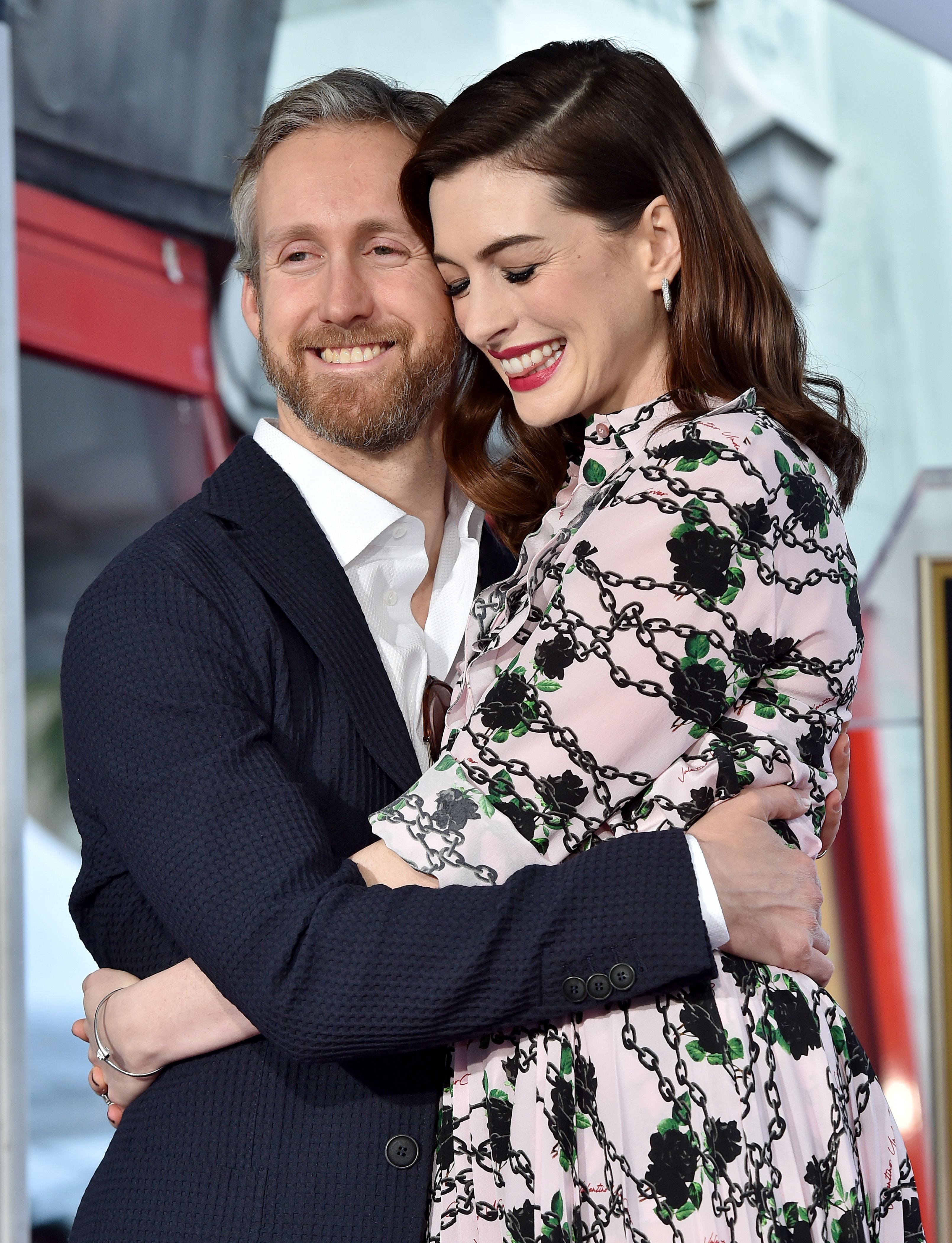 anne-hathaway-and-adam-shulman-attend-the-ceremony-honoring-news-photo-1625084087-1681407339.jpg