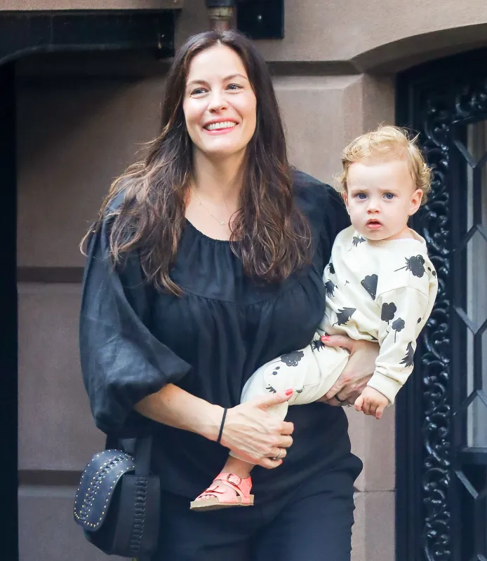 1009982-liv-tyler-is-seen-all-smiling-while-leaving-her-apartmen-1694463548.webp