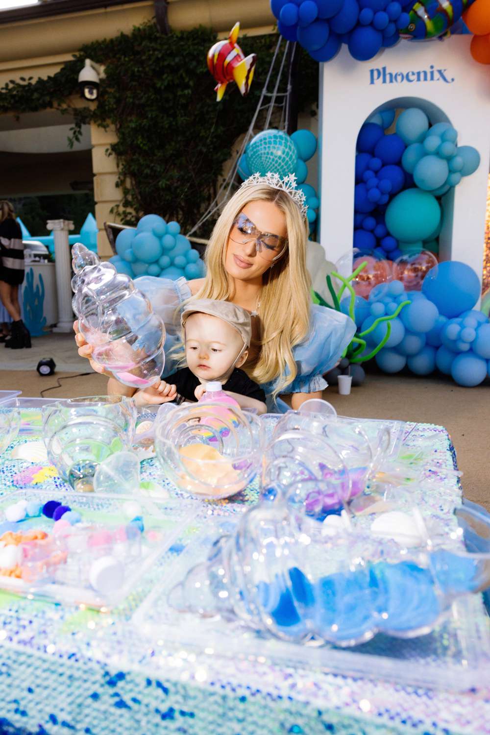 paris-hilton-phoenix-birthday-3-012924-fb6176dee3b84cb48e502bb070f4c2f5-1706605896.jpg