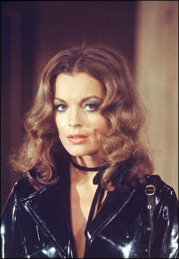 6019745-romy-schneider-dans-le-film-max-et-les-580x0-3-1708504709.jpg