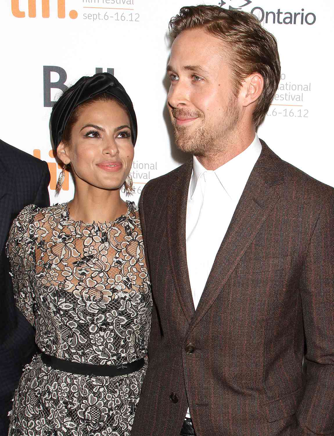 ryan-gosling-eva-mendes-02-3a7d6b132091483ca64f8d4db8a1d28a-1711559990.jpg