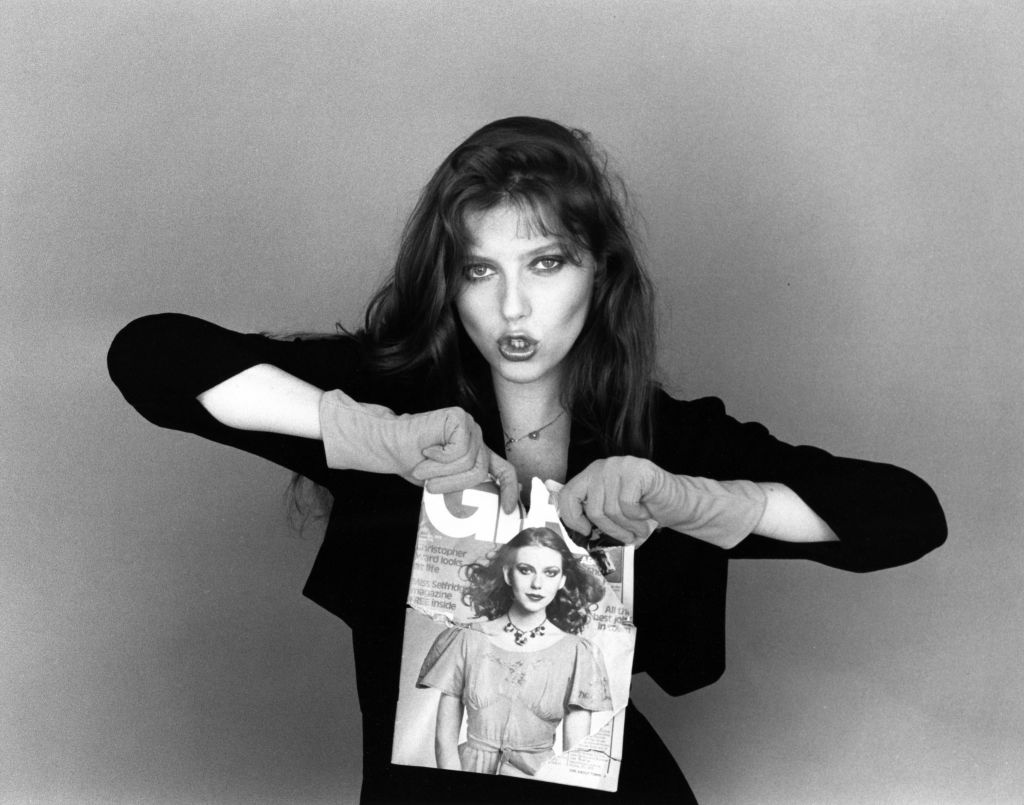 bebe-buell-gettyimages-84590268-1720951312.jpg