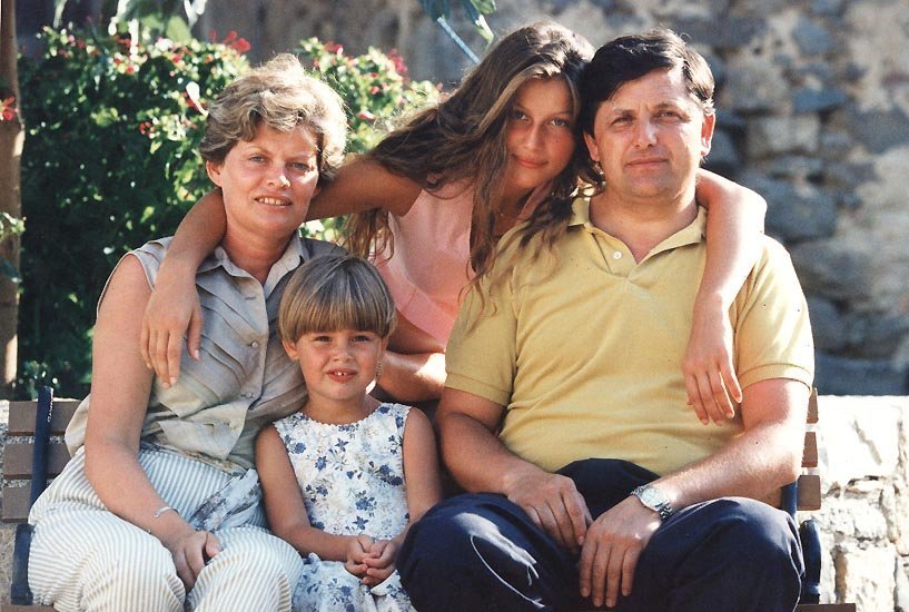 fam-1-1720951312.jpg