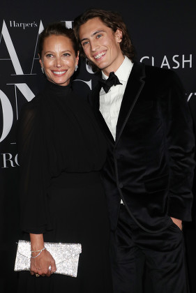 christy-turlington-nephew-james-440nw-10403545it-1727625817.jpg