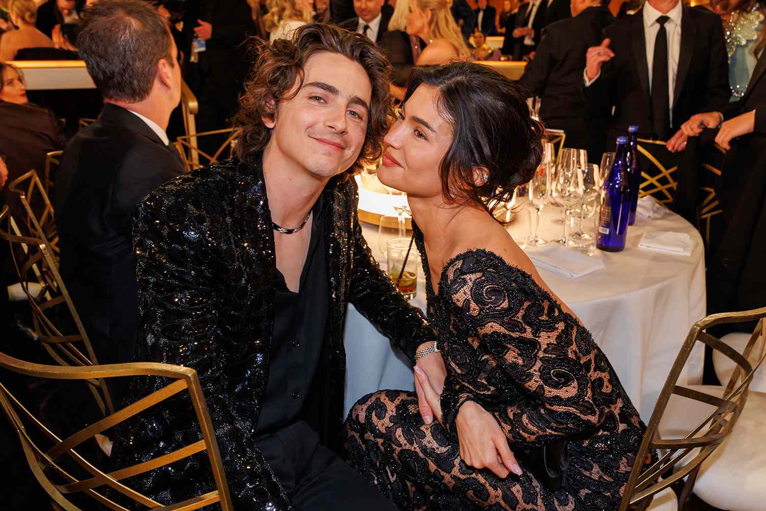 1a-timothee-chalamet-kylie-jenner-golden-globes-010724-8c6cabc71ad045bda356ac642f8fbcb4-1738320557.jpg
