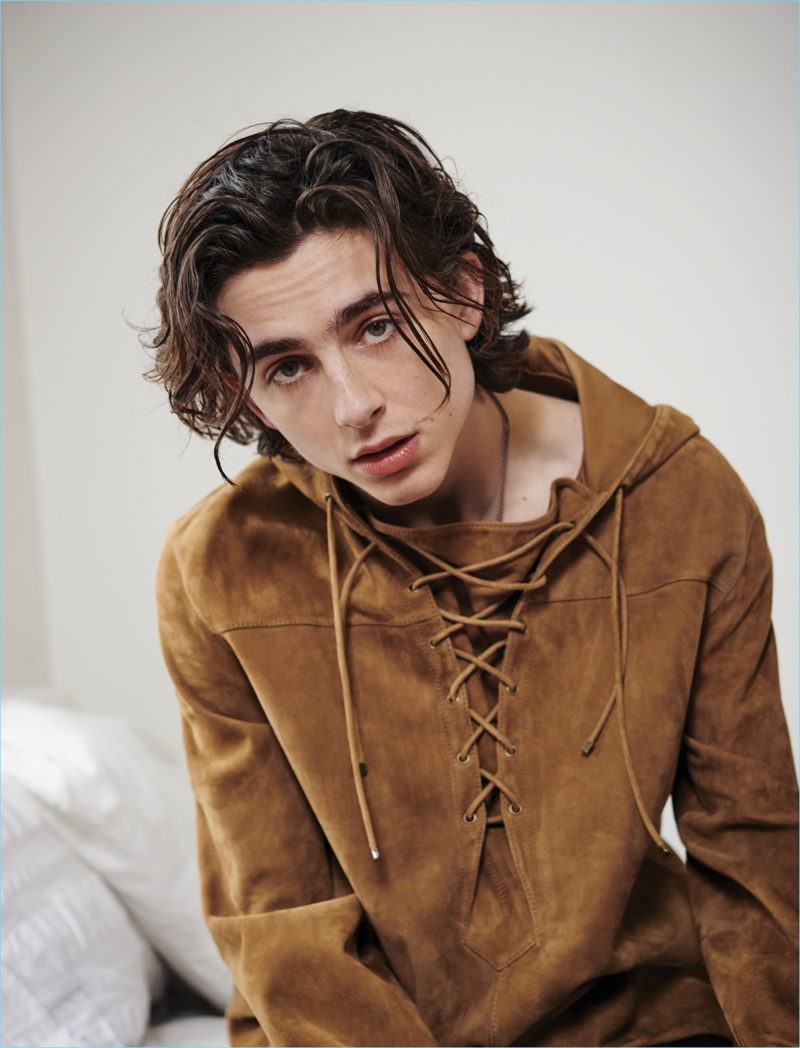 timothee-chalamet-2018-vman-cover-photo-shoot-003-1738320558.webp