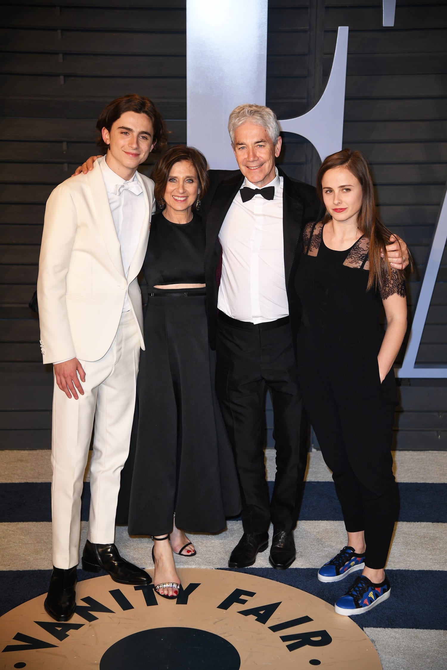 timothee-chalamet-parents-zz-241217-04-6c0eef-1738320558.jpg