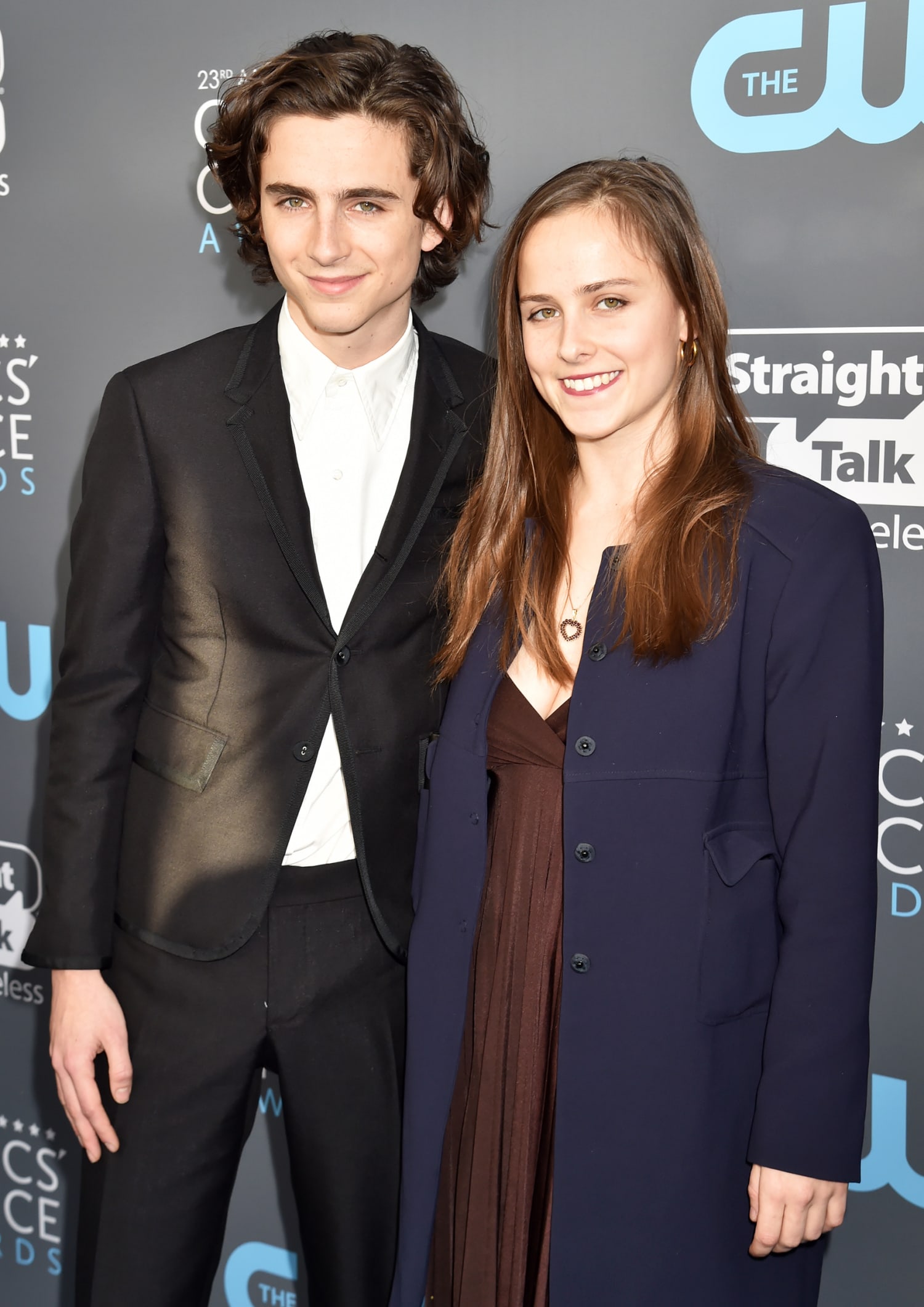 timothee-chalamet-pauline-chalamet-zz-231003-01-2dd49a-1738320558.jpg