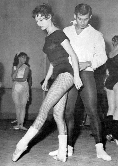 brigitte-bardot-ballet-1738777954.jpg