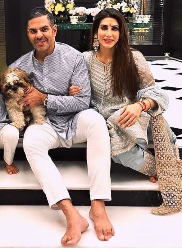 sunjay-kapur-with-his-shih-tzu-1749888454.jpg
